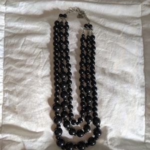 𝅺elegant Triple-Strand Black & Silver Necklace